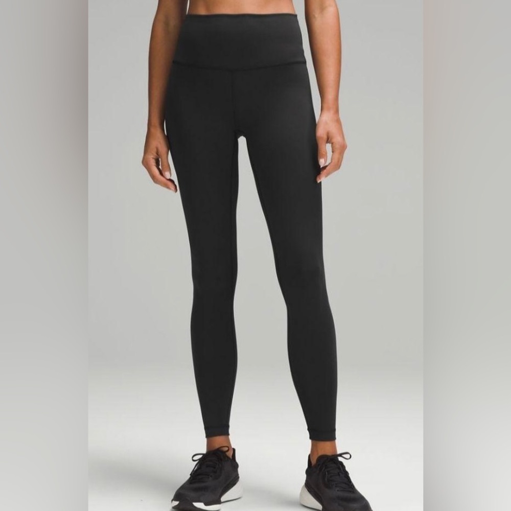 Black lululemon wonder under leggings